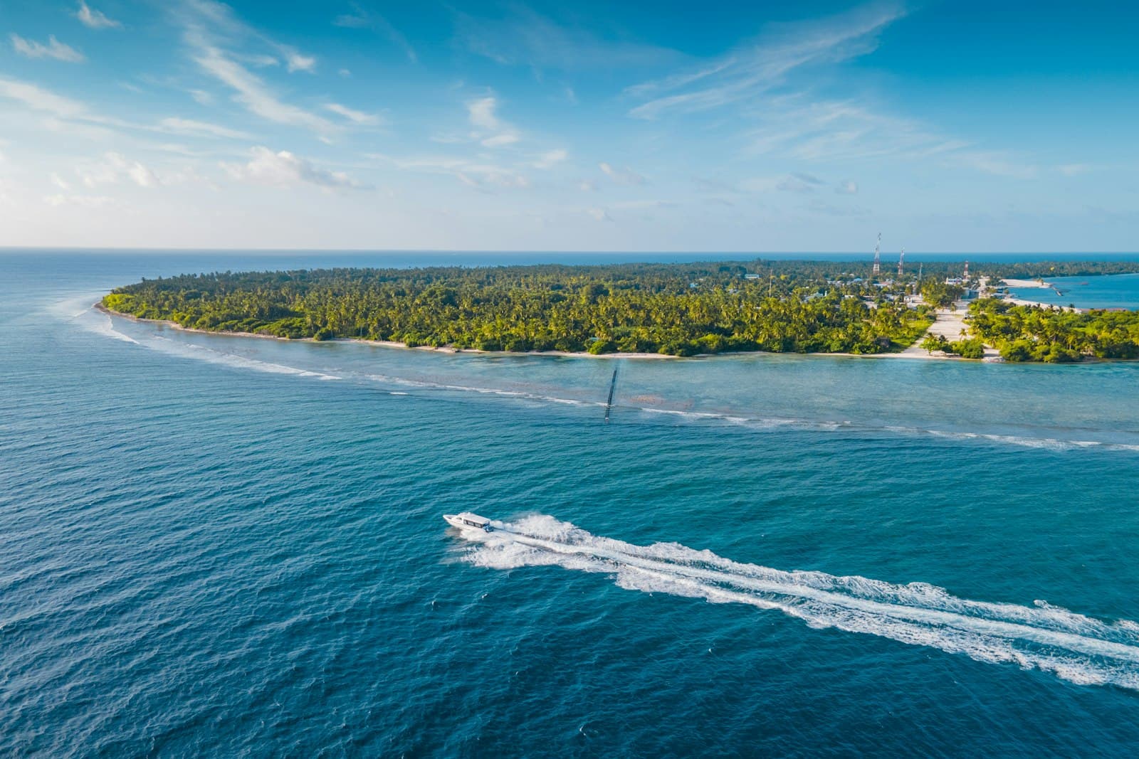 Speed Boat Entertainment — Onboard entertainment & booking